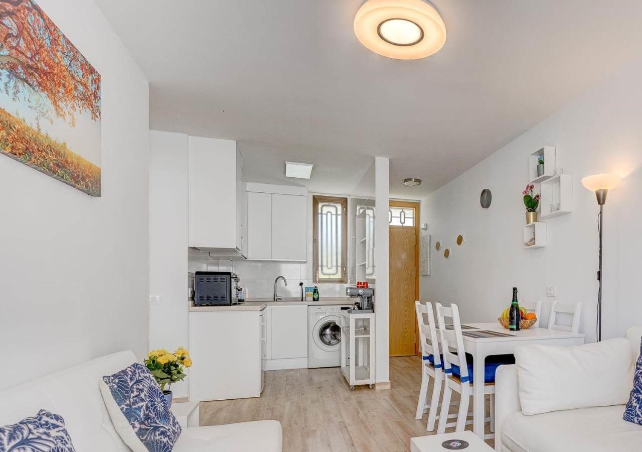 Stylish Flat And Pool With 3 Rooms, Sleeps 6, Los Cristianos ลอส กริสเตียนอส ภายนอก รูปภาพ